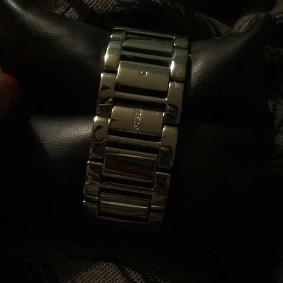 GUESS watch - Picture 3 of 4